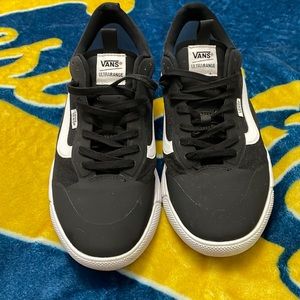VANS ULTRARANGE EXO SE SIZE. 11